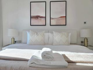 Silkhaus Studio Getaway in Al Battros Tower - 3