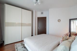 Mosaic Apartment Rooftop with City View - 9