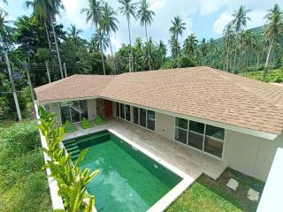 Tropical & Luxurious Pool Villa - 0