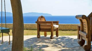 Artsy Wooden Cottage - 2