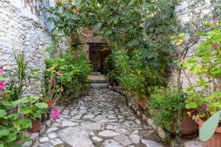 Villa Monti Cozy Yard & BBQ Perfect for Families & Friends - 5