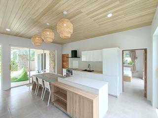 Tropical & Luxurious Pool Villa - 6