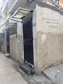 AC room with attached washroom - Nuova Delhi - 9