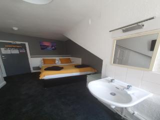 South Beach Kings Promenade Hotel - 1