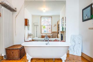 Georgian Gem in the city 4 Bedrooms sleeps 7 with Parking - 6