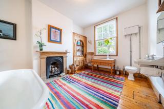 Georgian Gem in the city 4 Bedrooms sleeps 7 with Parking - 2