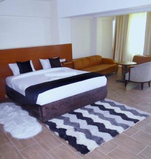 Montage Luxury Hotel - 3