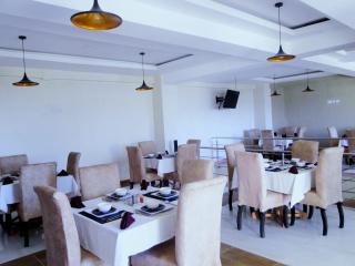 Montage Luxury Hotel - 6