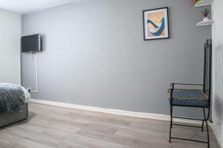 Three bedroom house near M54, J2 - 4