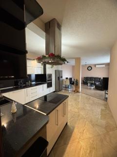 Луксозен апартамент в сърцето на Сандански - 7