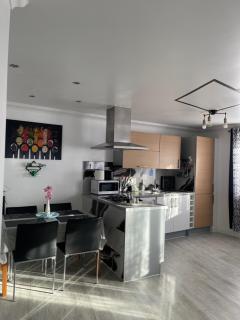 Bowery Apartment - 2 Bedrooms 1st floor - 0