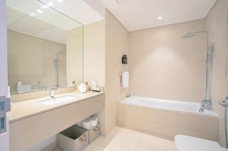 Luxury Upgraded 2BHK on Yas Island - 5