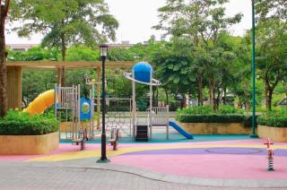 2BR Picity - 3 Pools, Gym, 30 mins to Airport - 4