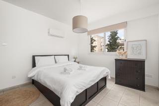 Downtown Stadium 3 Bedroom Apartment - 4