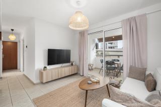 Downtown Stadium 3 Bedroom Apartment - 8