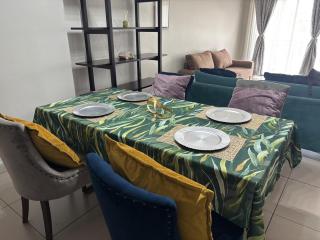 Stylish 2-bed apartment in prime Sandton area - 0