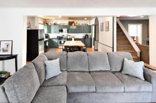 Spacious 5-Bedroom Home with Hot Tub Near Wineries & Bristol Mountain Ski Resort - 4