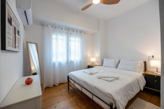 Stylish Keramikos 2BR, Bar Kitchen & Balcony - 5