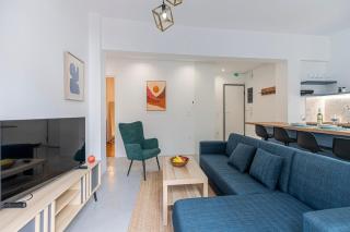 Stylish Keramikos 2BR, Bar Kitchen & Balcony - 4