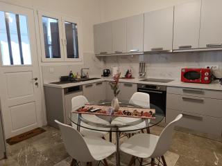 Downtown Apartment Nafplia - 3