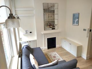 Heart of London bright apartment - 7