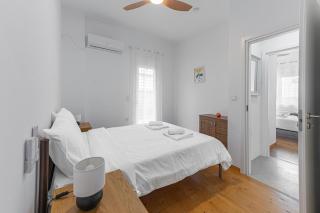Athens 2BDR Keramikos Home with Space and Comfort - 5