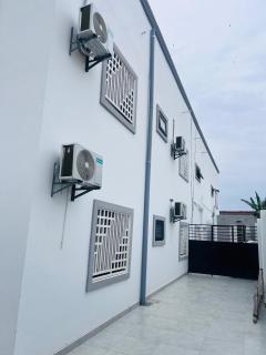 Chippo and Mams Apartments - Tanji - 2