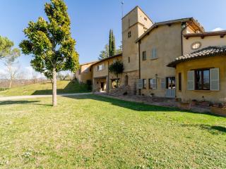 Umbrian Charm with Pool Alfresco Delight - 6