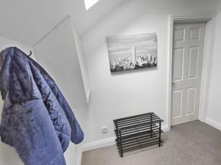 Top Floor 2 Bedroomed Flat Sleeps 4 Free Wi-Fi - 4