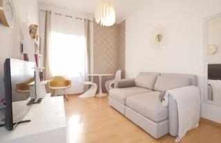 Modern and Elegant Barcelona Apartment - 9