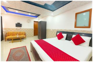 Mall Road -R L Hotel Near Naini Lake - View From Room Balcony - WilFi with Parking And Room Services - Best Hotel In Nainital - 1