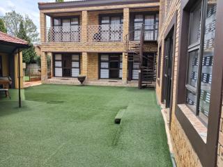 Khahliso Guesthouse - 8