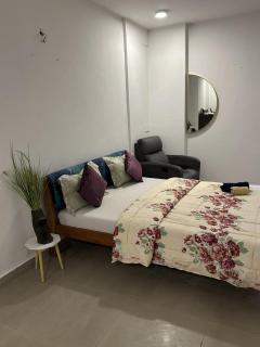 Qutub Cinema Loft with Bathtub - 2