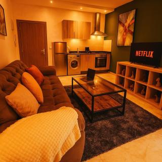 Cozy & Bright, Free Parking, Tram - 0