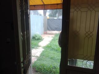 casa pequena 2 qtos em frente a praca - 2