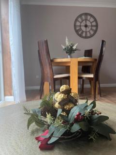 2-Bedroom Cozy Apt w parking and sunny garden - 4