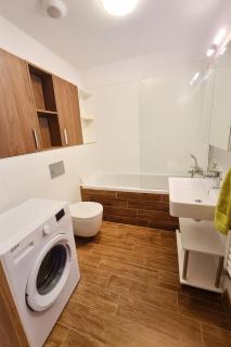 Bright New Build Apartment with Garage, Great View - 5