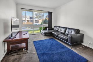 Hoppers Crossing Hideaway Giant Backyard - 6