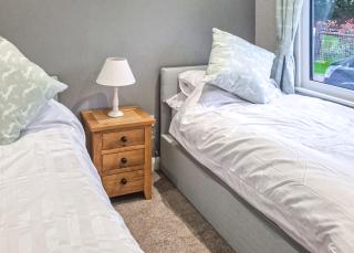 Lakeside Luxury Lodges - 3