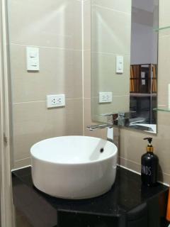 Queen V3 Manhattan Parkview Tower 1 - Manila - 8