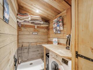 The Retreat - Uk50421 - 1