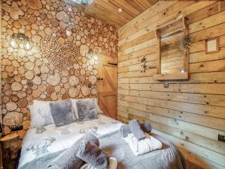 The Retreat - Uk50421 - 2