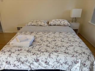 Vancouver West Side Getaway - 8