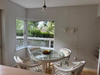 Vancouver West Side Getaway - 2