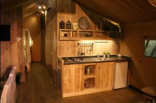 Camping, hébergement insolite proche de Vulcania - 4