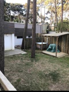 Imponente casa con piscina en corazón de Montoya - 2