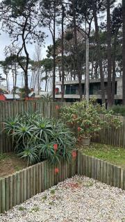 Imponente casa con piscina en corazón de Montoya - 1