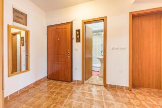 Lihnidos Home Lakefront 2BR 2Bath 2 Balconies - 3