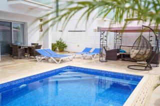 Hubstay - Blue Harmony Villa in Protaras - 5 min Walk to the Beach - 8
