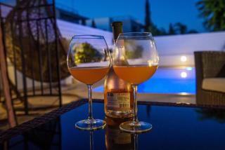 Hubstay - Blue Harmony Villa in Protaras - 5 min Walk to the Beach - 7